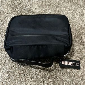 NWT Nudestix hanging cosmetic bag